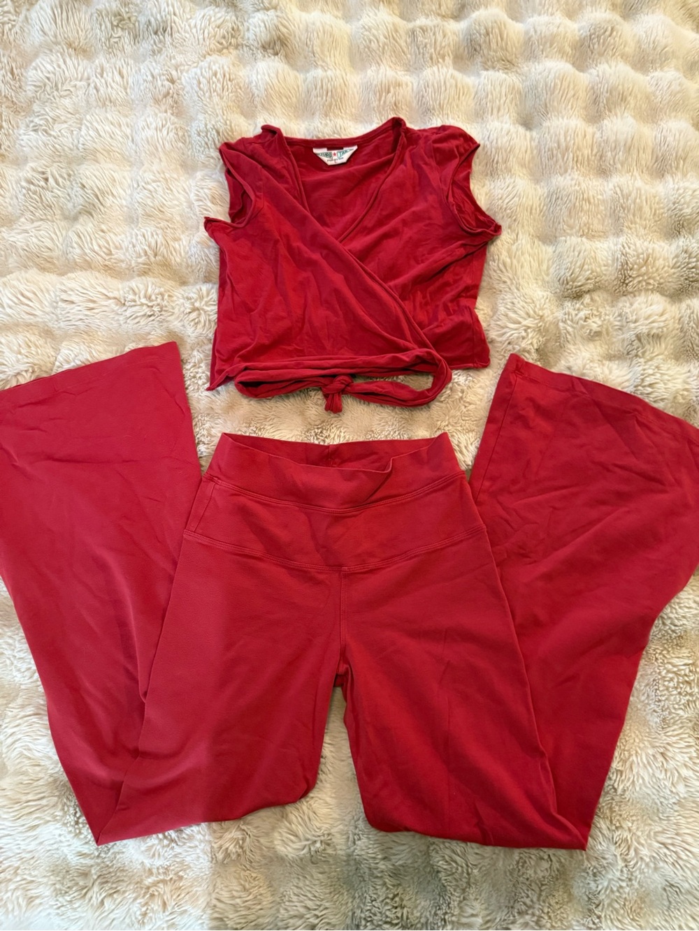 Baird Tail Red Women's Wrap Crop Top & Wide-Leg Pants Set